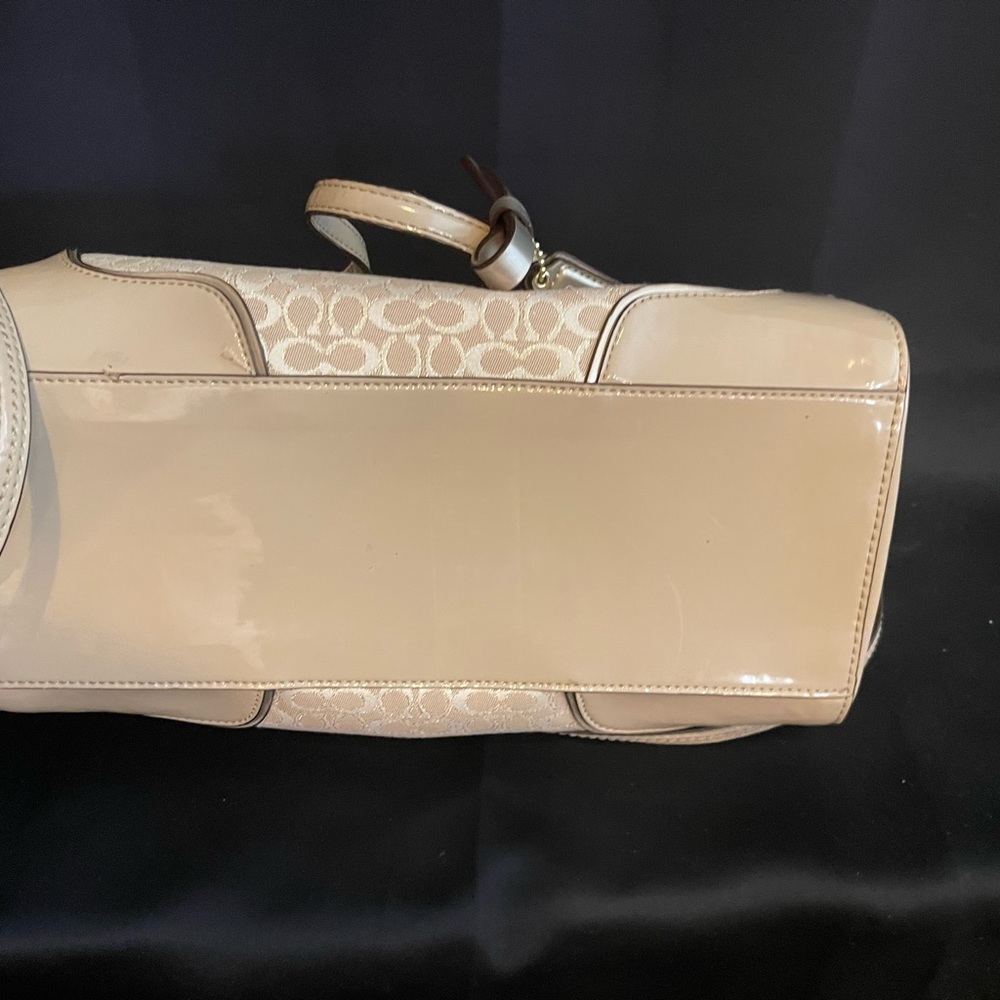 Authentic Coach Purse - Picture 5 of 9